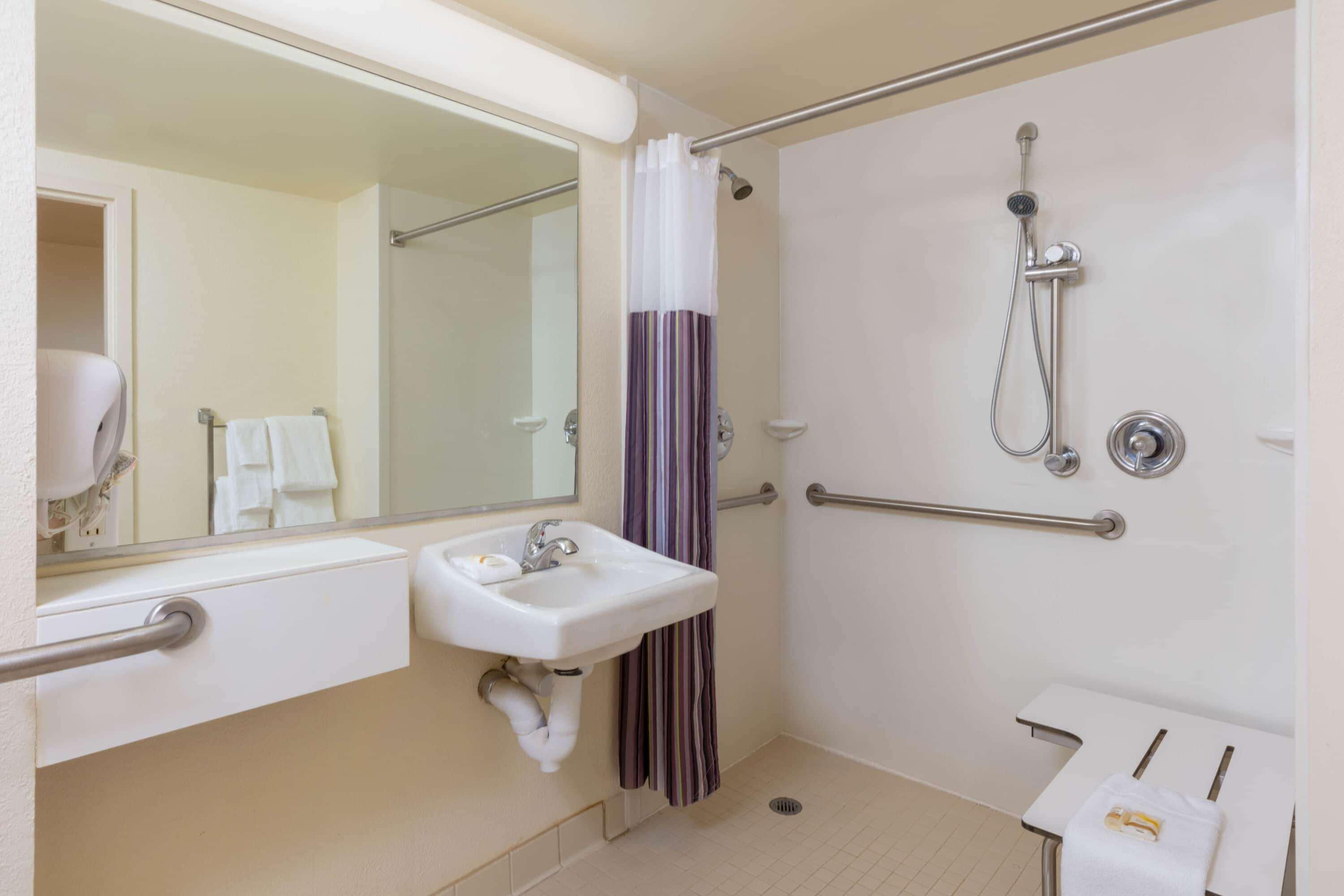 La Quinta By Wyndham Garden City Exterior foto