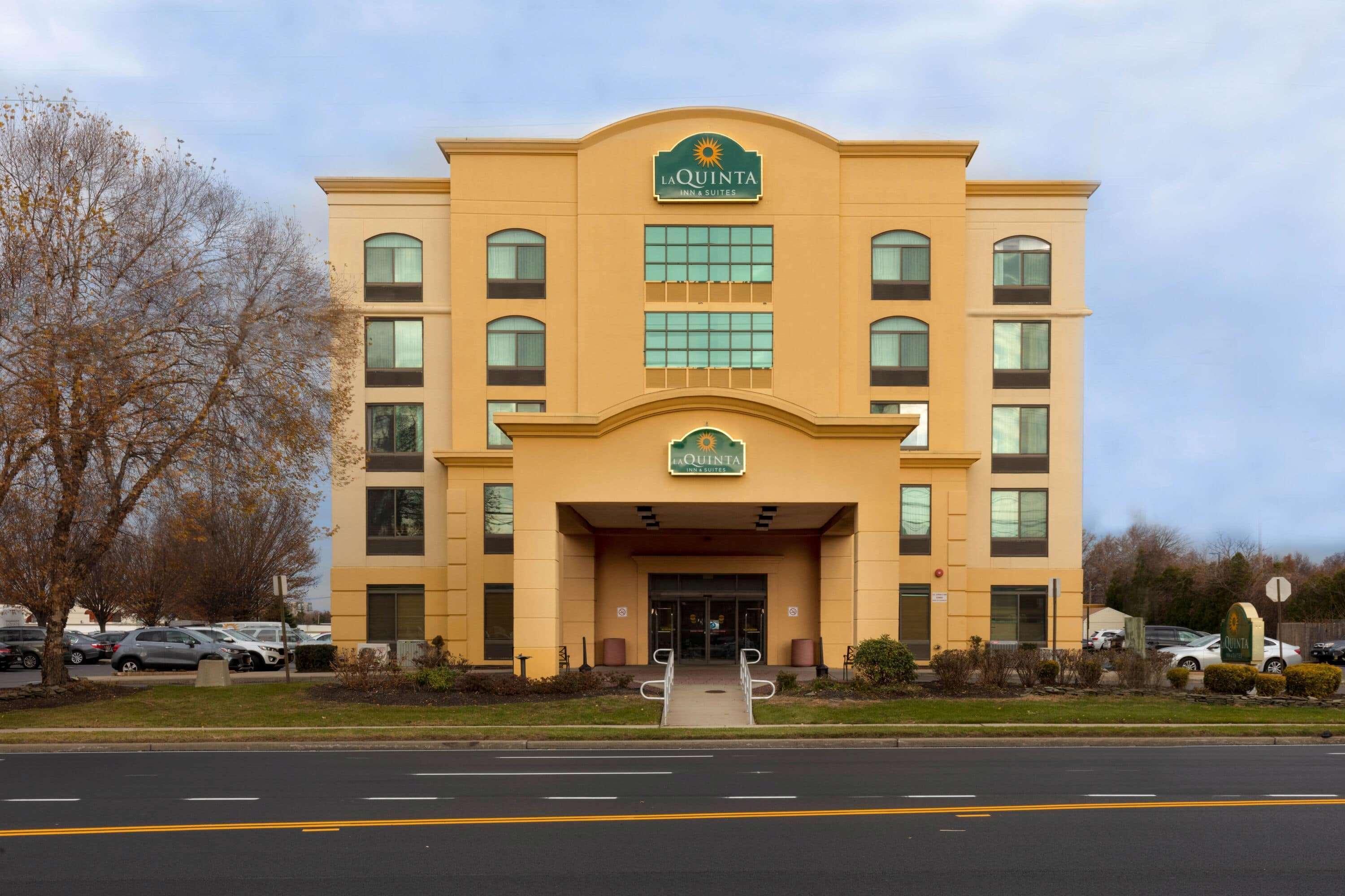 La Quinta By Wyndham Garden City Exterior foto