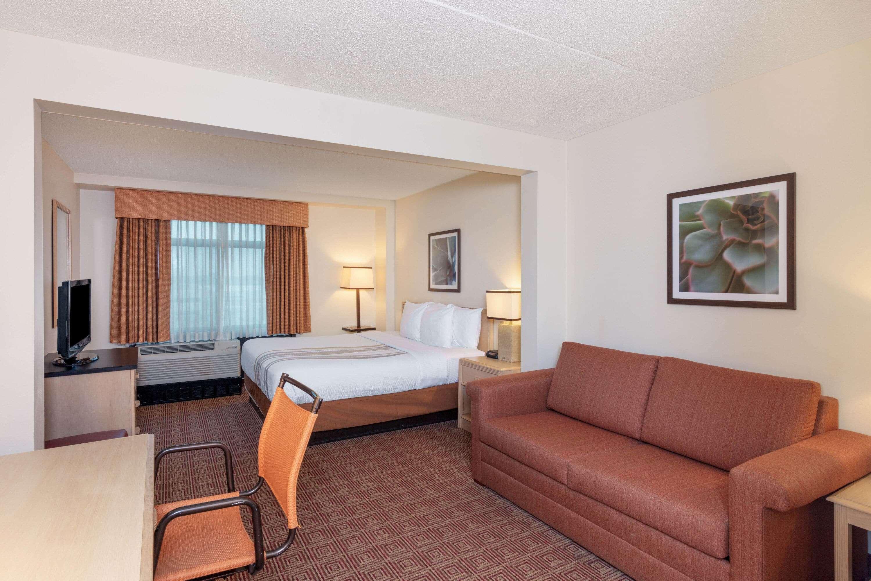La Quinta By Wyndham Garden City Exterior foto