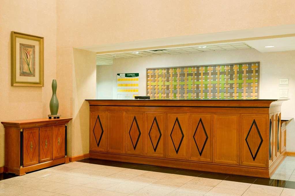 La Quinta By Wyndham Garden City Interior foto
